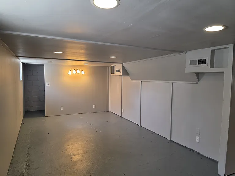 9413 Edmund Dr — Photo 11