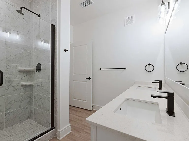 Tropia Luxury Apartments — Photo 112