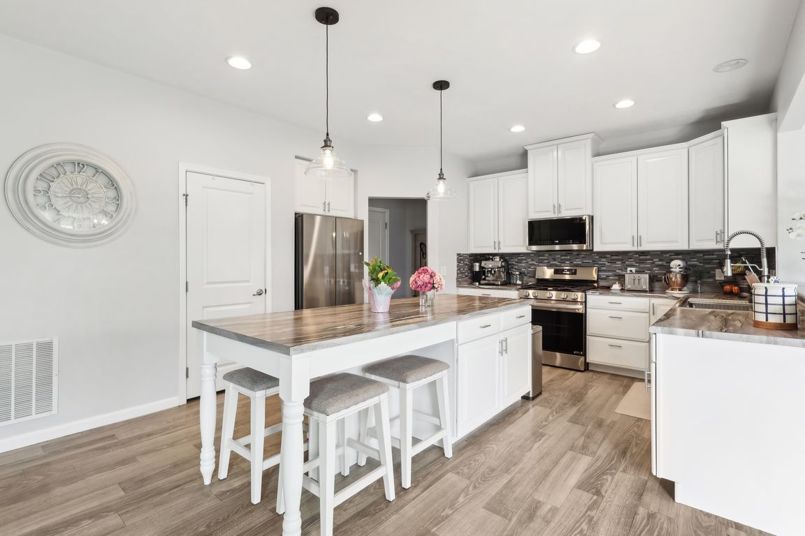 Fox Hollow Cir-1904-014.jpg