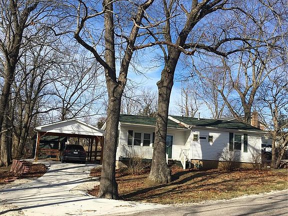 2nd image of 20 Pearl Dr