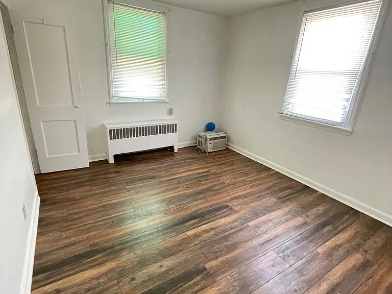 2710 Unruh Ave #2 — Photo 7