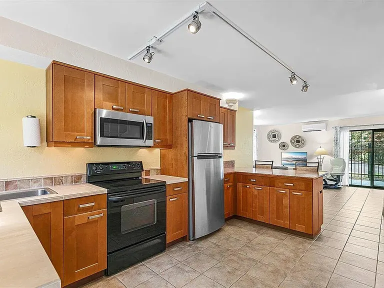 495 Chestnut St #16 — Photo 2