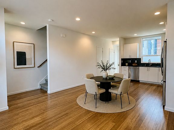 5th image of 709 18th Ave S