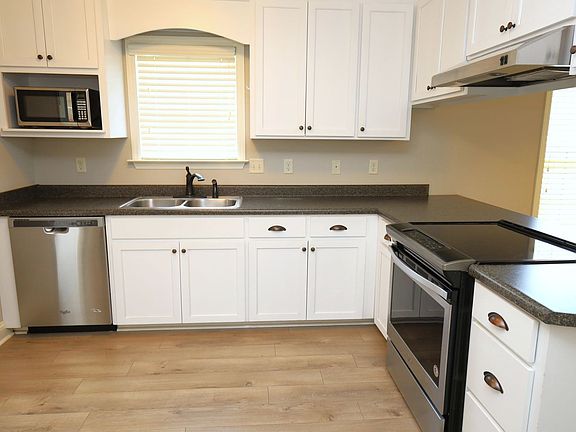 5th image of 4110 Barrington Dr