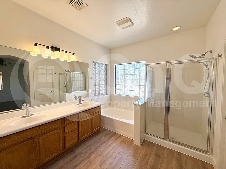 1813 S 123rd Dr — Photo 25