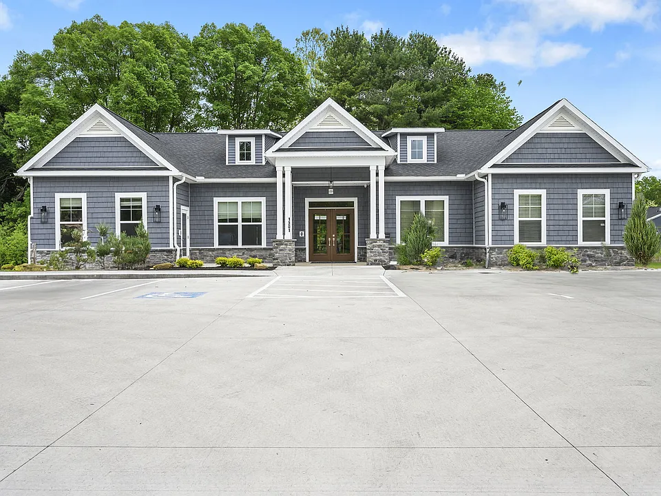 Riverwood Apartments