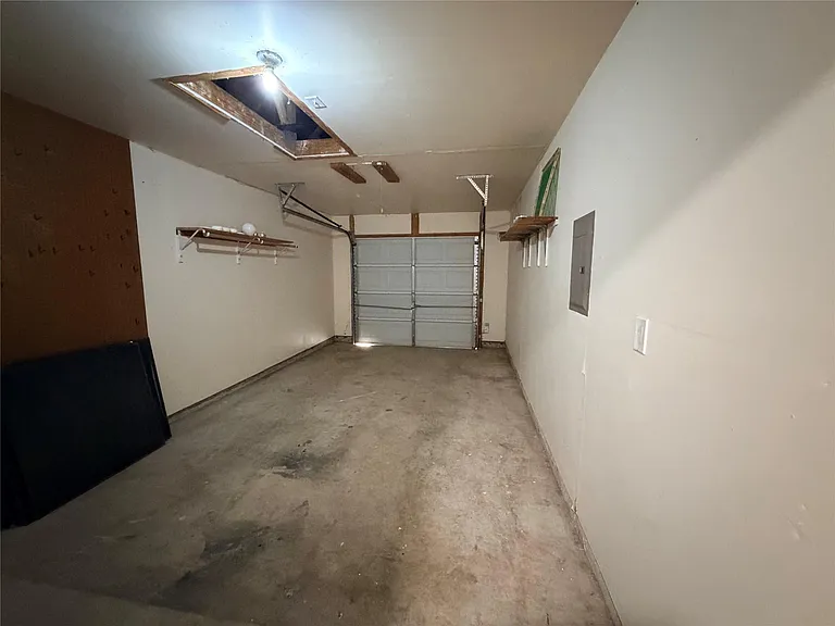 2904 Whisper Oaks Ln #A — Photo 16