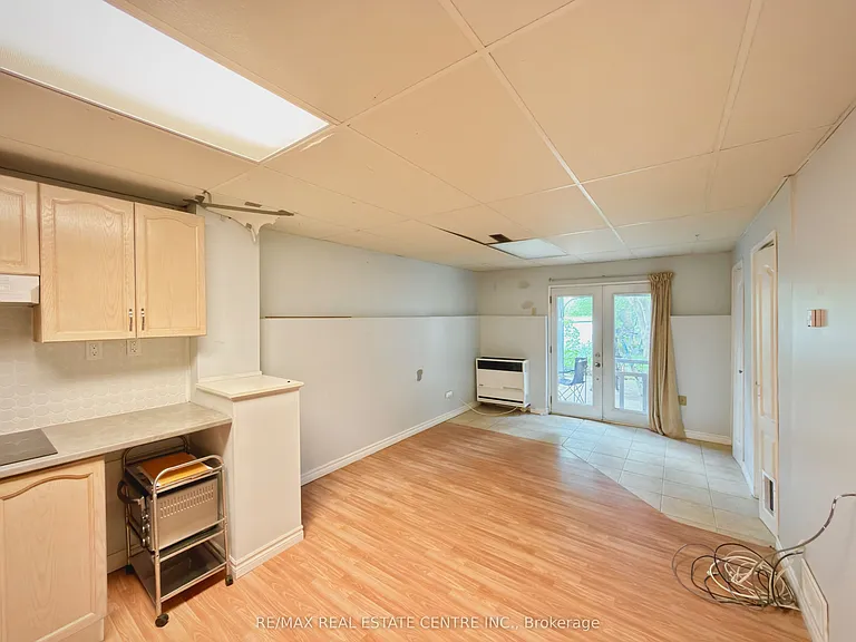628 Main St E — Photo 6