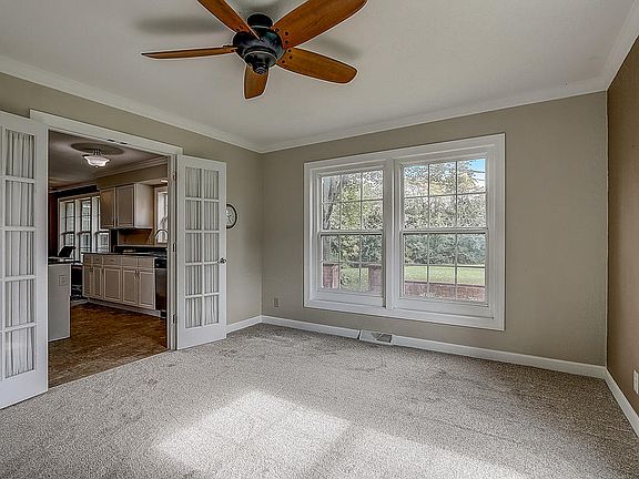 5th image of 738 Grand Ave