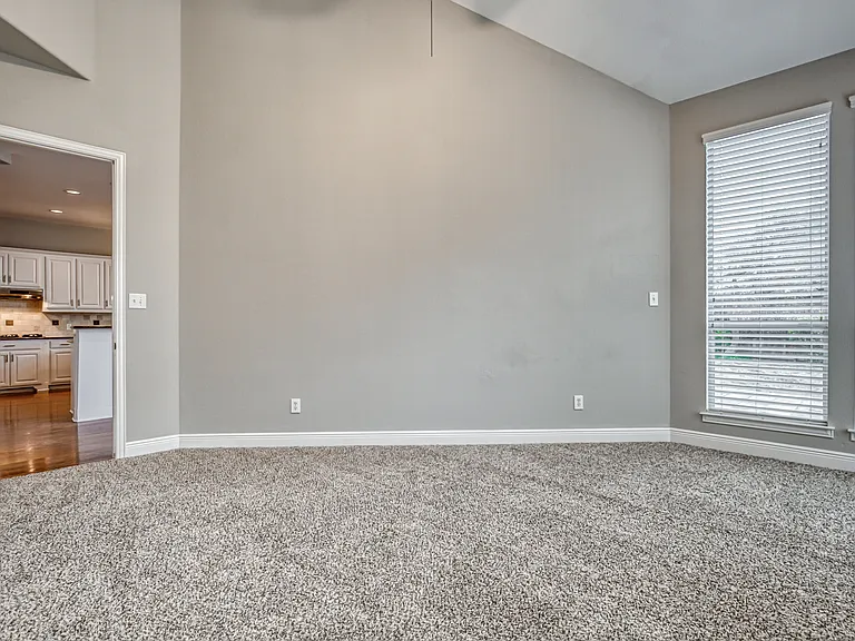 6533 Riveredge Dr — Photo 46