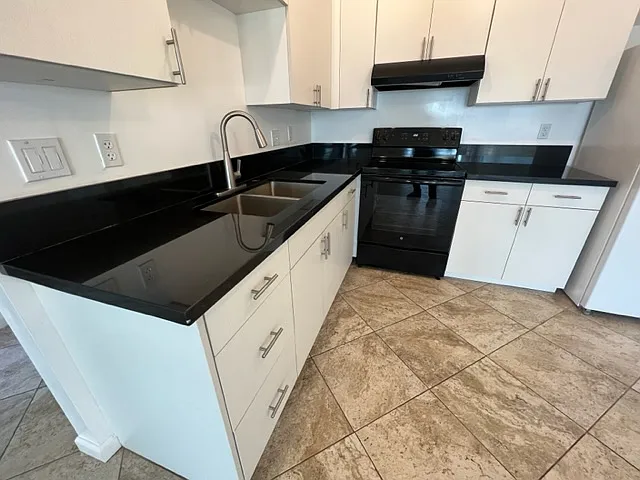 Channel View Apartments — Photo 42
