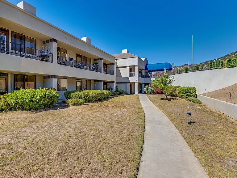 Legacy Hills at Poway 55+ — Photo 52