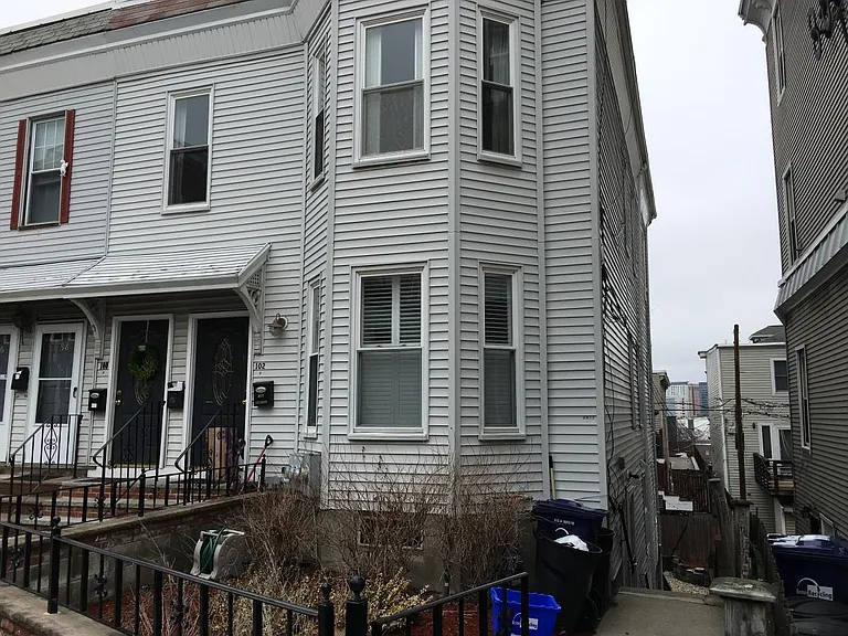 100 Emerson St #1 — Photo 10