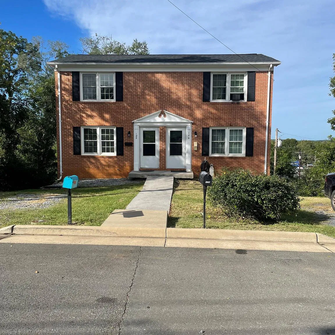 2 bed, 1.0 bath, 850 sqft, $1,600 — Photo 1