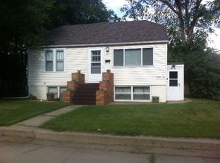 619 N 12th St, Bismarck, ND 58501