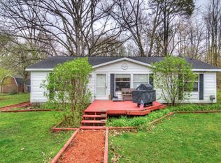 16455 Geneva Dr, Linden, MI 48451