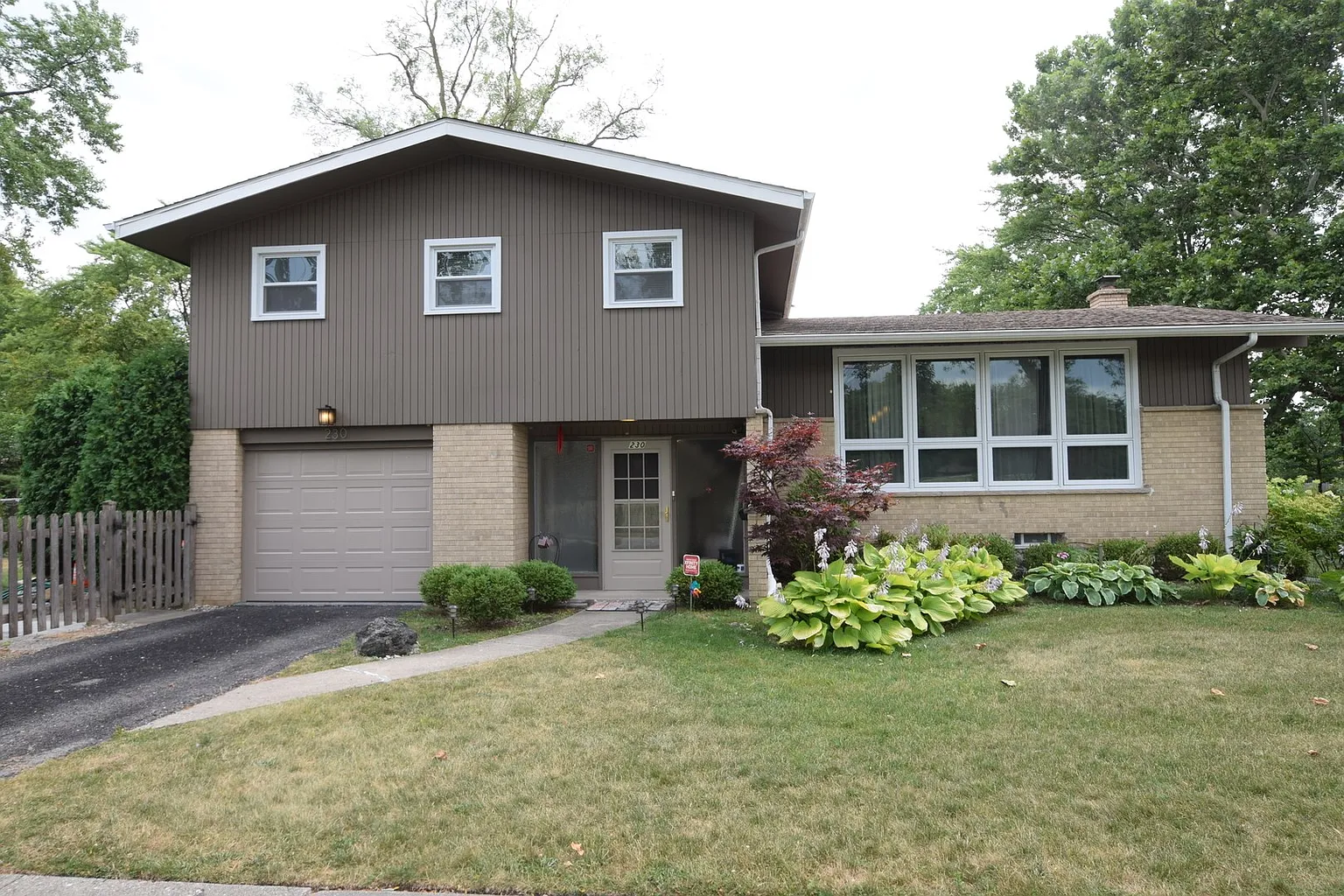 230 Millbrook Ln photo 1