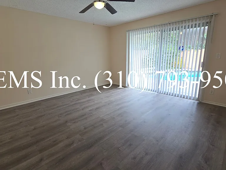 15025 Archwood St — Photo 19