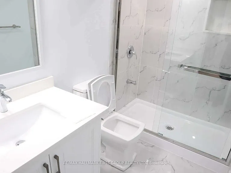 1627 Baggins St #LOWER — Photo 11