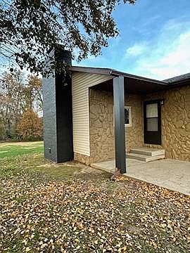 4th image of 678 County Road 2400 E