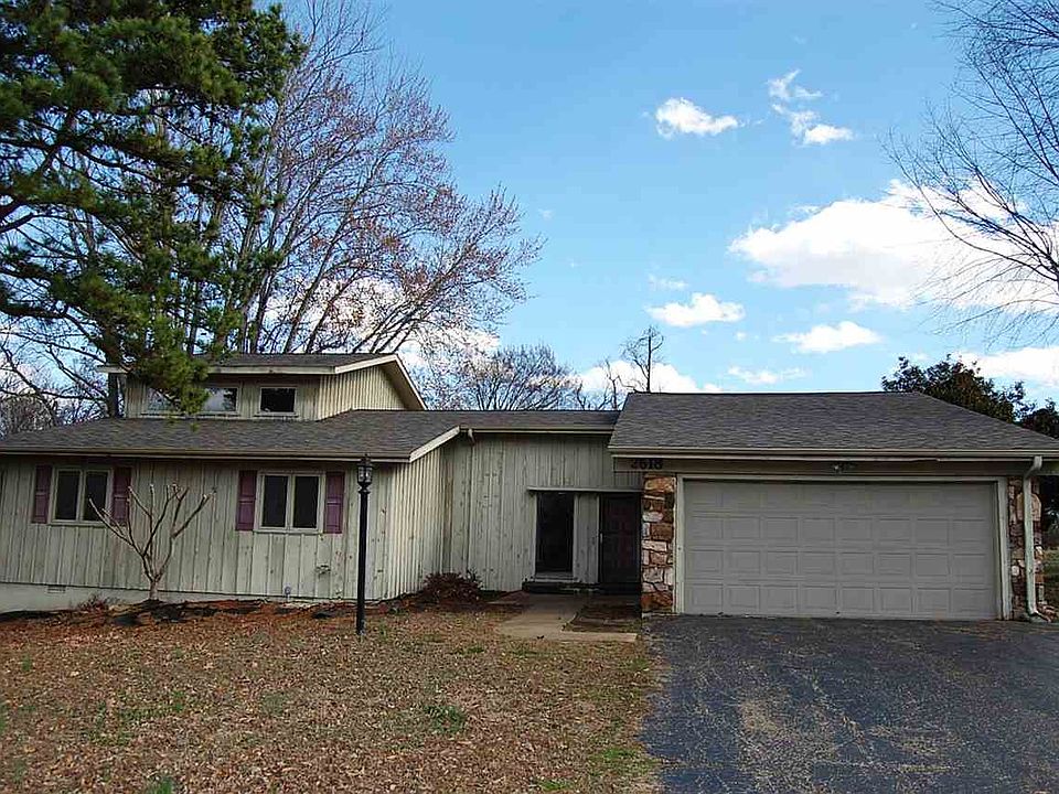 1st image of 2618 Woodstone Dr