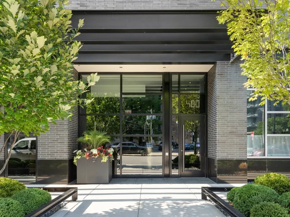 400 W Huron St Unit 801, Chicago, IL 60654