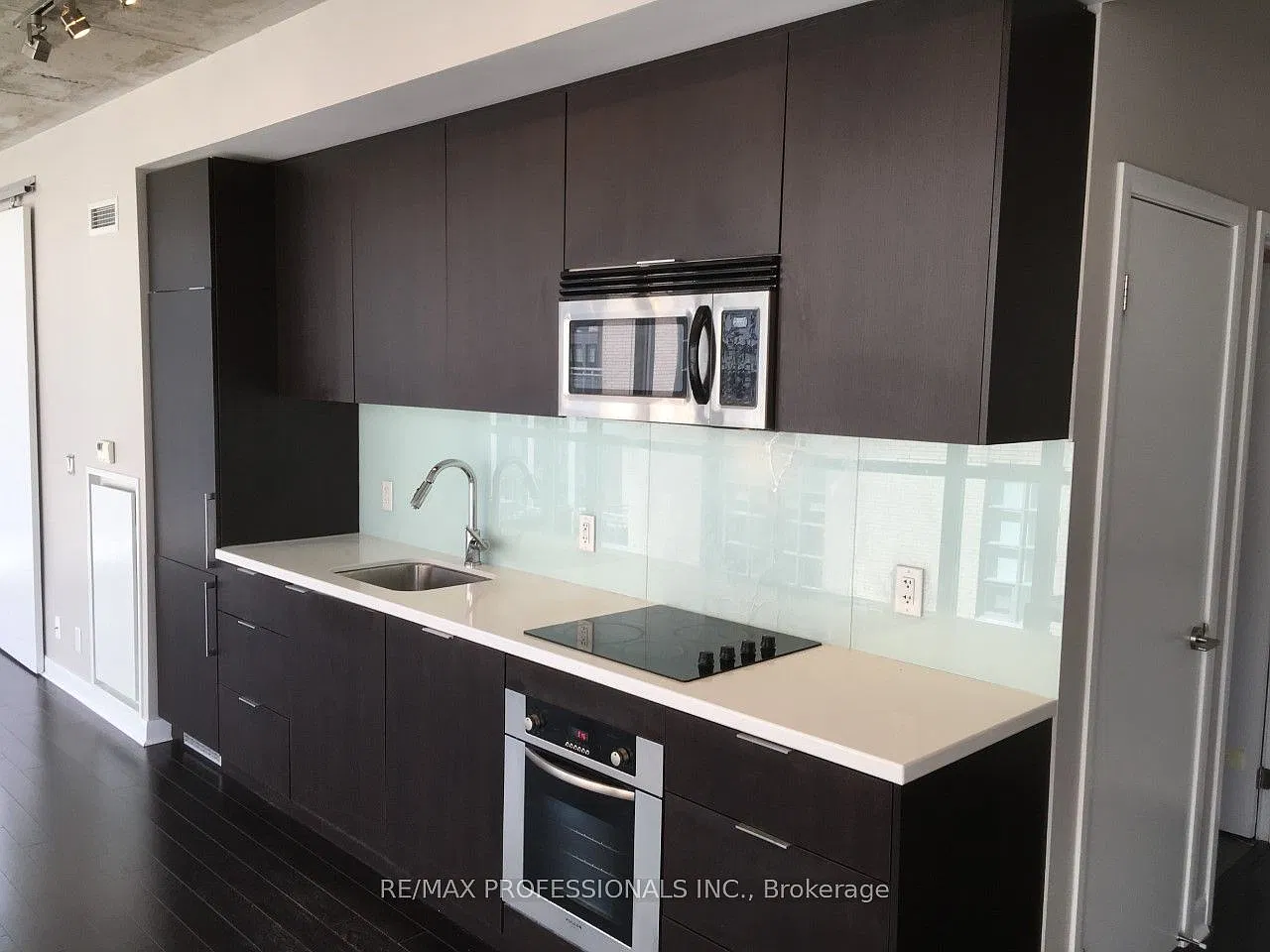 2 bed, $3,100 — Photo 1
