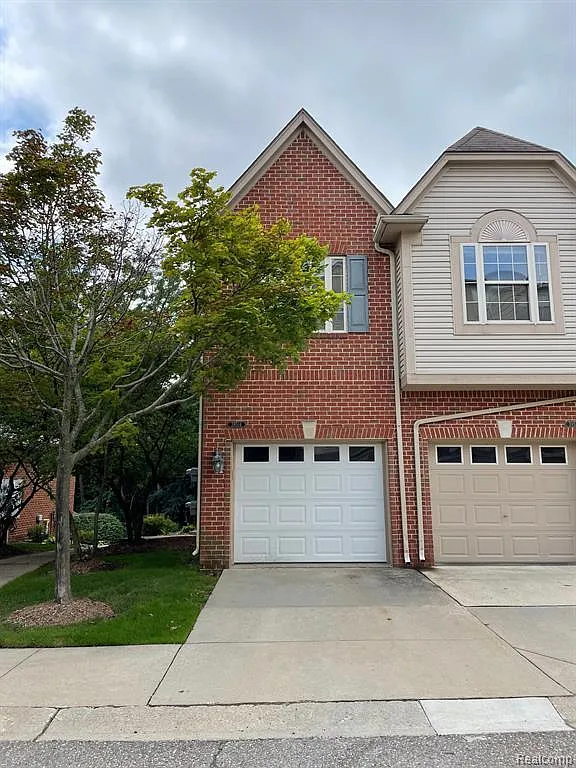 2 bed, 2.0 bath, 1474 sqft, $1,950 — Photo 1