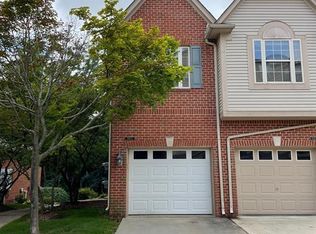 39514 Rockcrest Ln, Northville, MI 48168