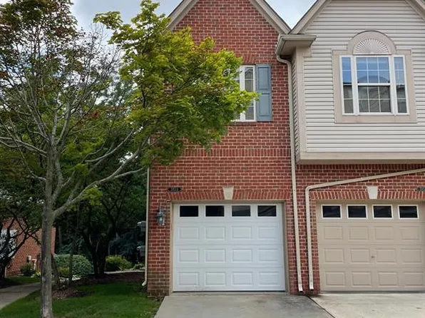 39514 Rockcrest Ln, Northville, MI 48168