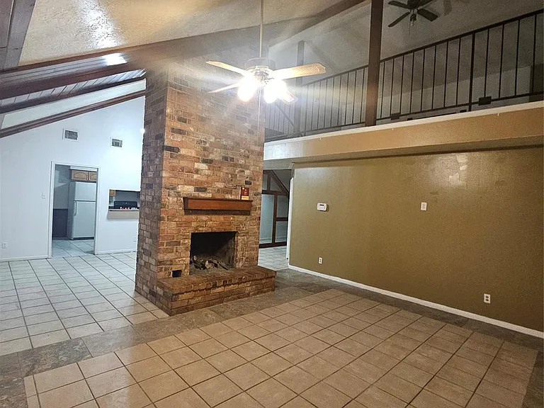 4011 Alshire Dr — Photo 25