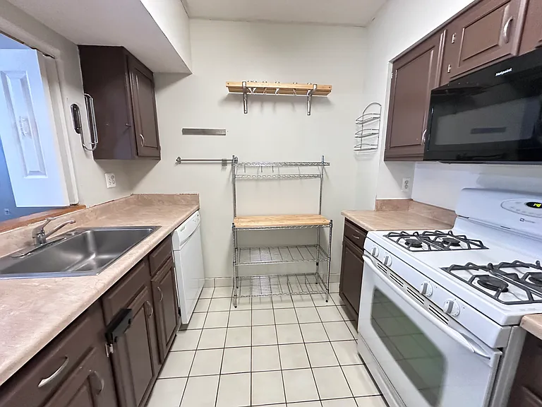 147 Kelton St #311 — Photo 5