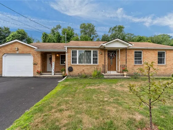 204 Knollwood Dr, Woonsocket, RI 02895