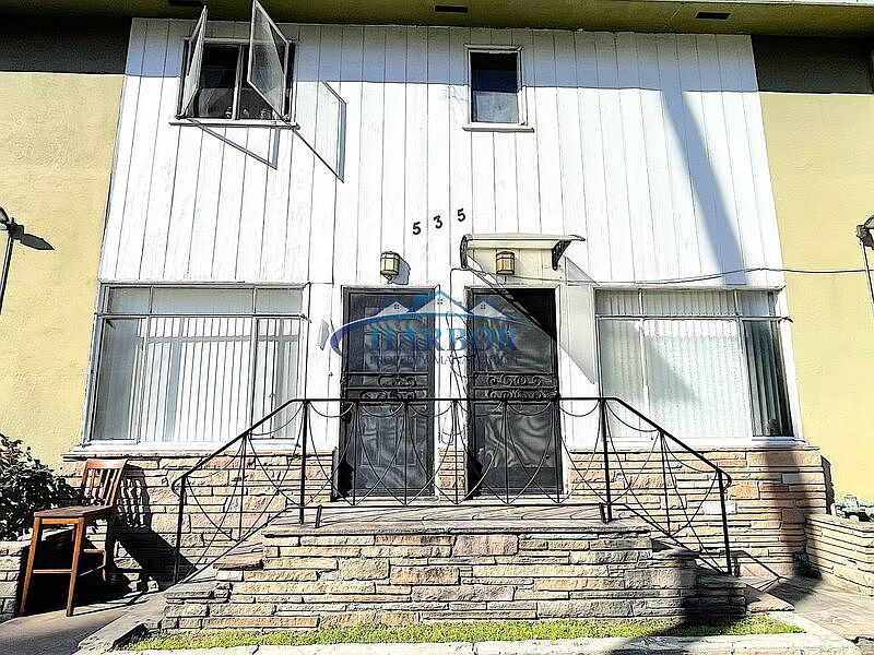 1st image of 535 S Manhattan Pl APT 2