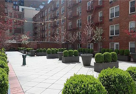 5th image of 25 W 13th St APT 4JN