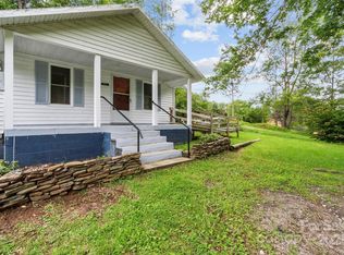 944 Georges Fork Rd, Burnsville, NC 28714