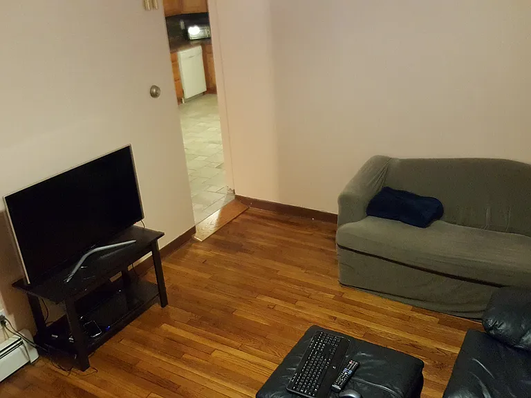 9 Hall St #1R — Photo 6