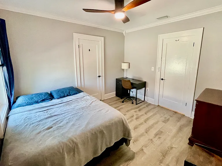 803 E James St — Photo 34