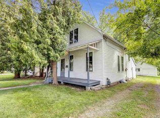 879 Elmore St, Green Bay, WI 54303