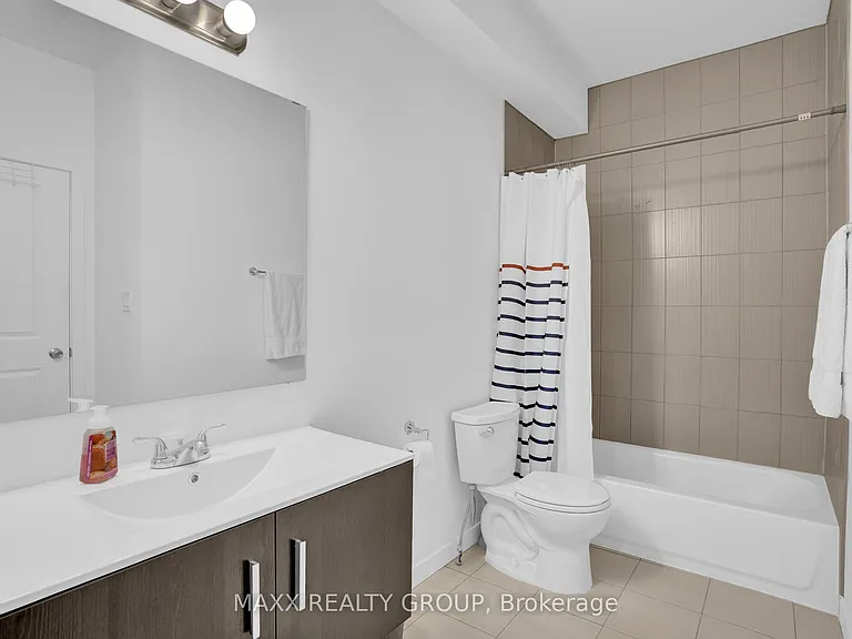 352 Alberta St — Photo 11