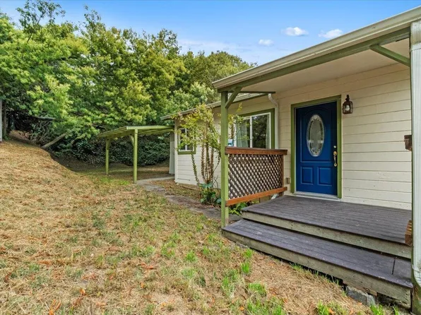 887 Fernbridge Dr, Fortuna, CA 95540