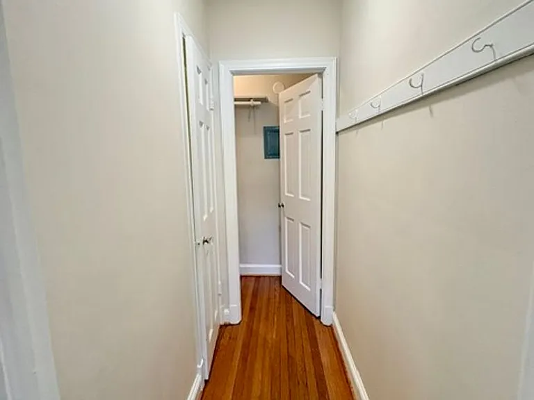 - 4534 Avondale Street — Photo 12