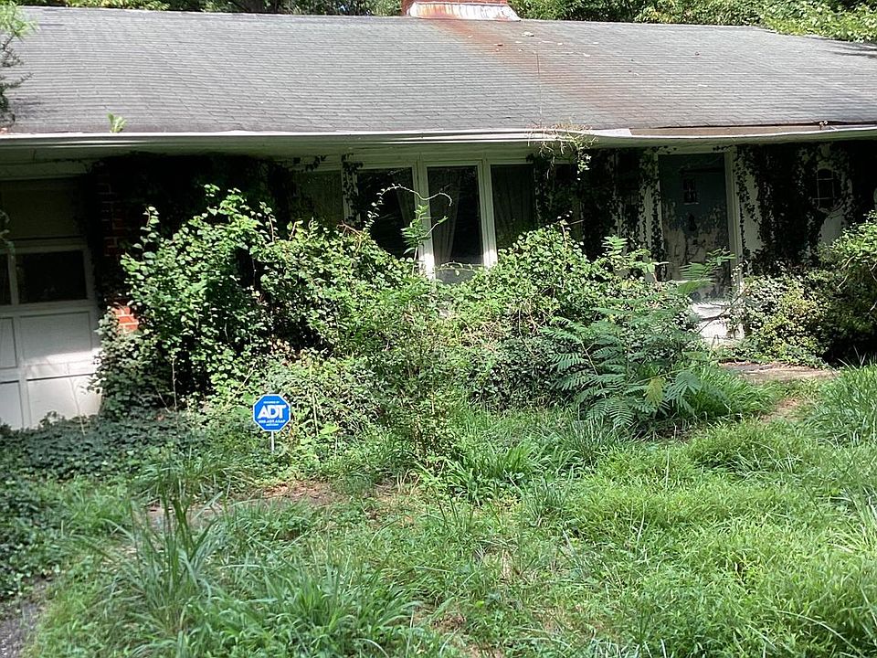 2nd image of 12808 Manor Rd