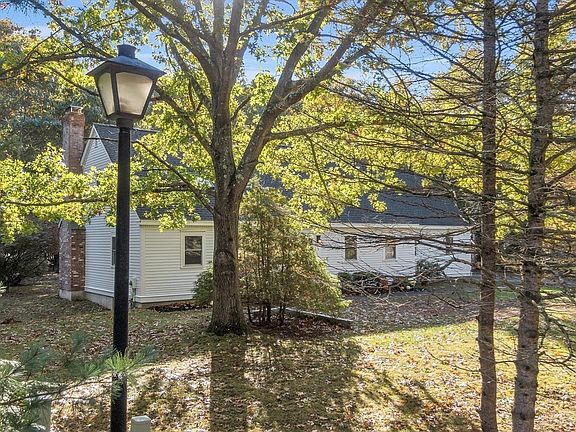 3rd image of 13 Hallisey Dr