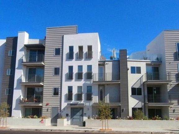 3rd image of 13309 Woodbridge St #404