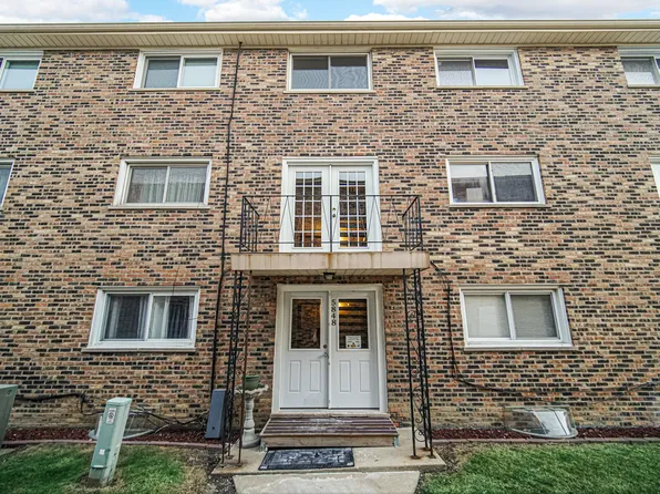 5848 W 76th Pl Unit 303, Burbank, IL 60459