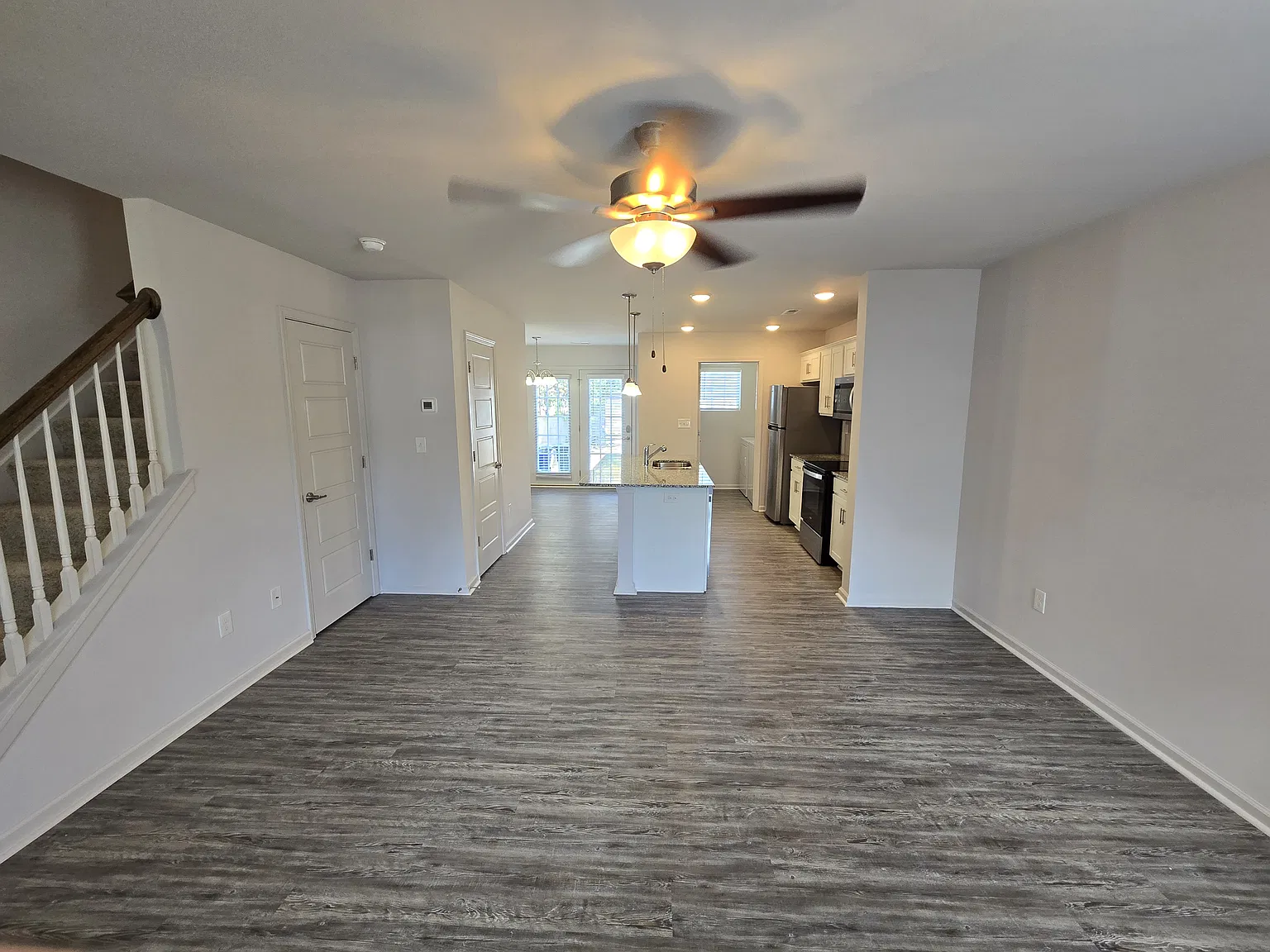 2 bed, 2.5 bath, $1,918 — Photo 3