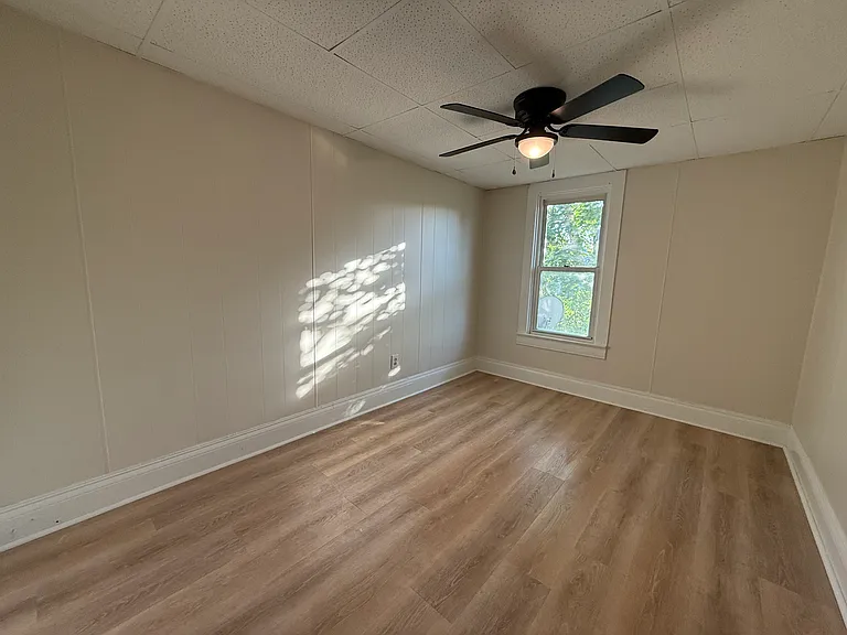 1005 Victoria Ave — Photo 20