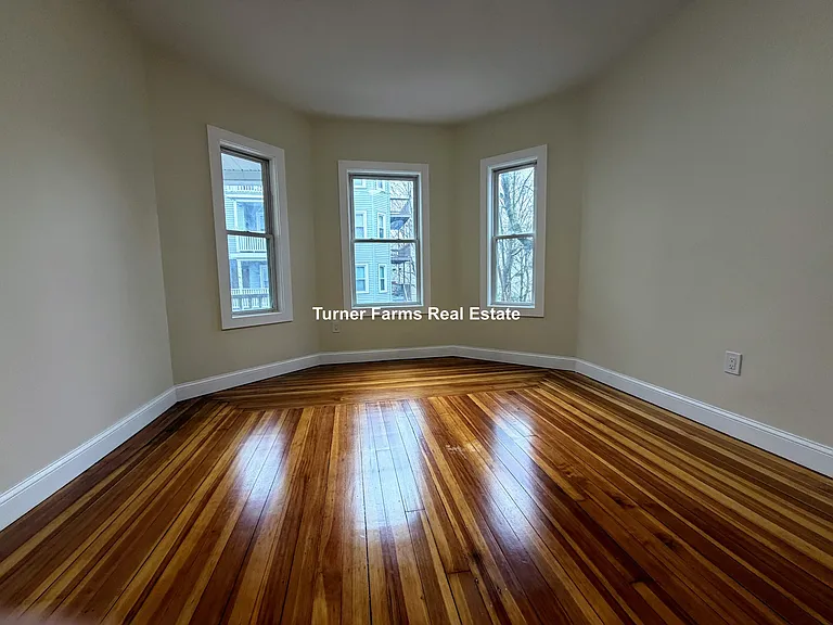 7 Lowell Cir #1R — Photo 22