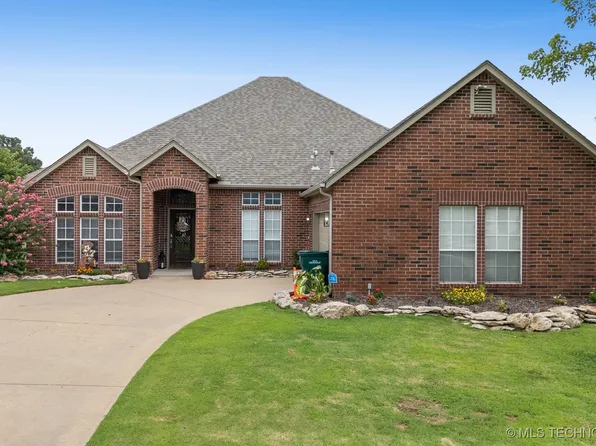 1601 Fir Dr, Sand Springs, OK 74063